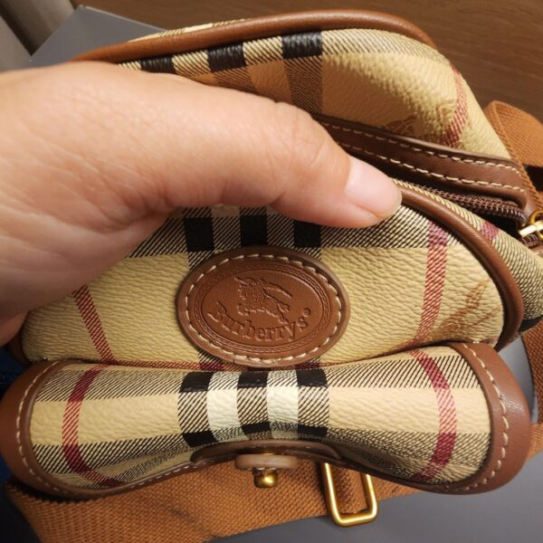 Burberry sling bag