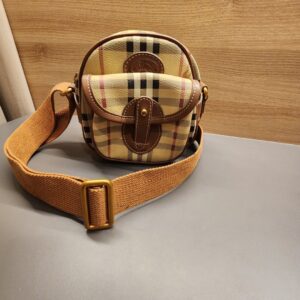 Burberry sling bag